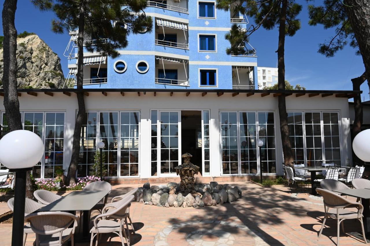 Grand G&T Hotel Shkallnur ภายนอก รูปภาพ