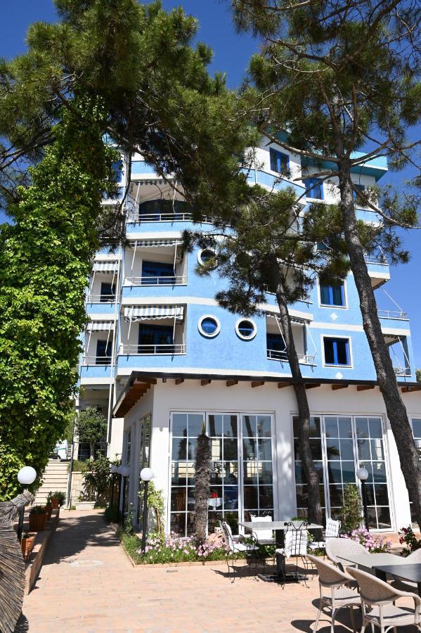 Grand G&T Hotel Shkallnur ภายนอก รูปภาพ