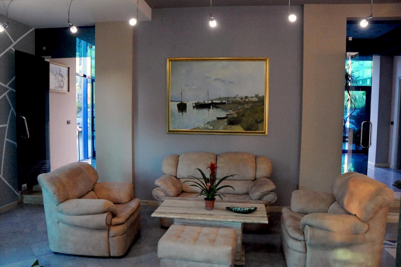 Grand G&T Hotel Shkallnur ภายนอก รูปภาพ